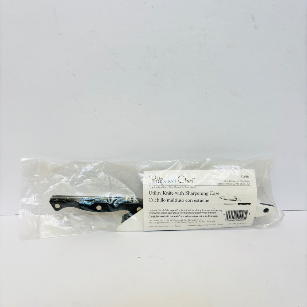 The Pampered Chef Utility Knife 5" Black New Self Sharpening Case 1046